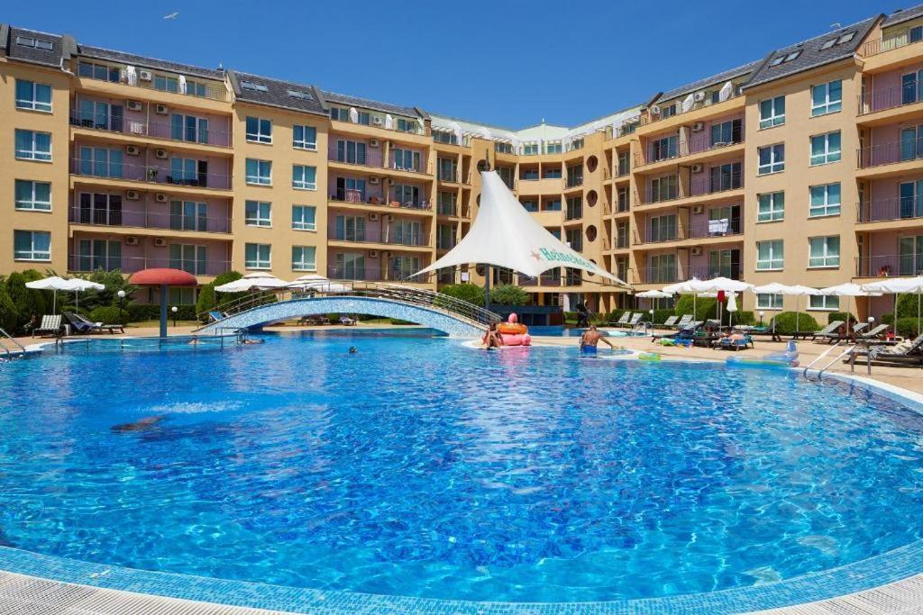 Pollo Resort, Summer Wind Apartaments Pantai Sunny Luaran gambar