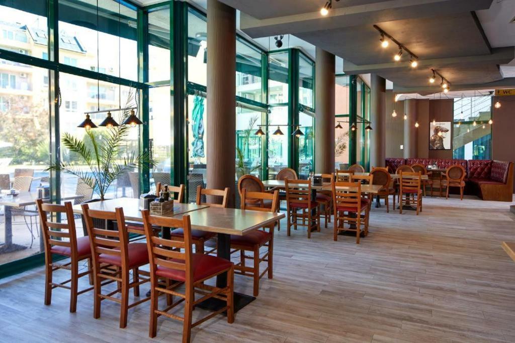 Pollo Resort, Summer Wind Apartaments Pantai Sunny Luaran gambar